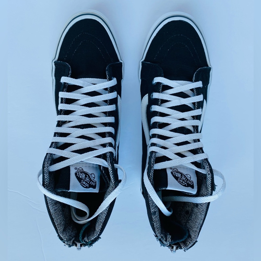 Vans Off the Wall Black and White High-Tops